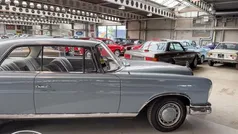 Mercedes 220