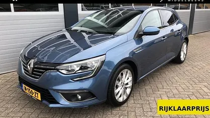 Blauw Occasion 2016 Renault Mégane IV LIMITED Hatchback | € 10.500 (Eerlijke prijs)