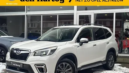 Wit (metallic) Occasion 2021 Subaru Forester Comfort SUV | € 32.950 (Super prijs)
