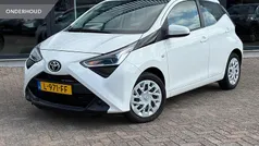 Wit Gebruikt 2021 Toyota Aygo X-play Hatchback | € 9.900 (Eerlijke prijs)