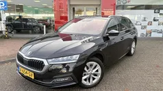 Gebruikt 2023 Skoda Octavia Business Line Stationwagen | € 24.995 (Eerlijke prijs)