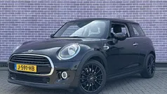 Zwart Gebruikt 2020 Mini Cooper Salt Hatchback | € 18.899 (Eerlijke prijs)