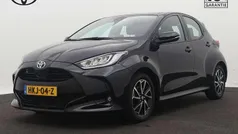 Zwart Gebruikt 2023 Toyota Yaris Hybrid Limited Hatchback | € 21.945 (Eerlijke prijs)