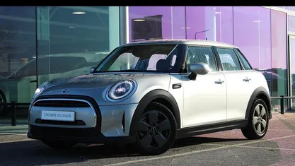 Grijs (metallic) Gebruikt 2023 Mini Cooper Classic Hatchback | € 21.950 (Goede deal)