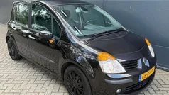 Gebruikt 2005 Renault Modus Luxe MPV | € 3.245 (Eerlijke prijs)