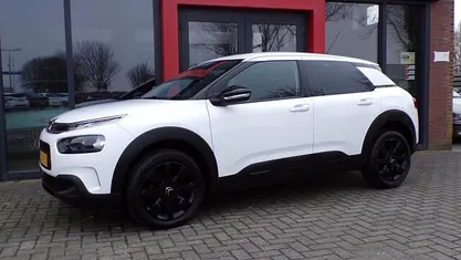 Wit Occasion 2018 Citroën C4 Feel SUV | € 10.950 (Eerlijke prijs)
