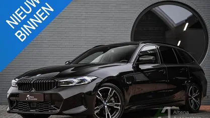 Occasion 2025 BMW 330e Comfort Edition Stationwagen | € 43.550 (Super prijs)