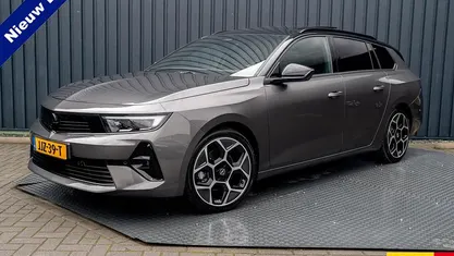 Grijs (metallic) Gebruikt 2024 Opel Astra Ultimate Stationwagen | € 28.445 (Eerlijke prijs)