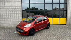 Oranje Gebruikt 2009 Peugeot 107 Hatchback | € 2.945 (Eerlijke prijs)