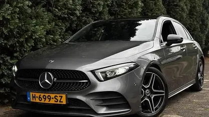 Grijs Gebruikt 2018 Mercedes A200 AMG line Hatchback | € 20.000 (Eerlijke prijs)