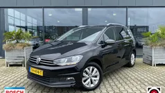 Zwart, metallic lak Gebruikt 2018 VW Touran Highline MPV | € 22.250 (Eerlijke prijs)