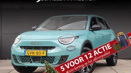 Blauw Gebruikt 2024 Fiat 600 Urban SUV | € 25.885 (Goede deal)