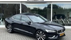 Zwart Gebruikt 2022 Volvo S60 Inscription Sedan | € 38.749 (Goede deal)