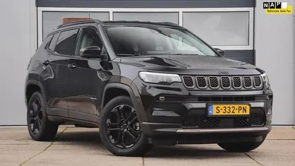 Zwart Occasion 2023 Jeep Compass SUV | € 24.940 (Goede deal)
