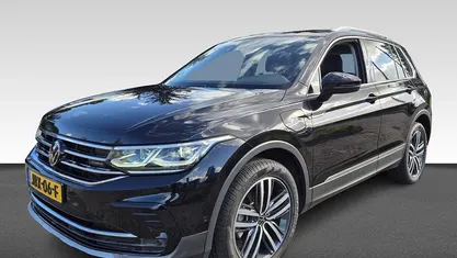 Occasion VW Tiguan Business 245 PK (180 kW) 2022 Zwart, metallic lak SUV