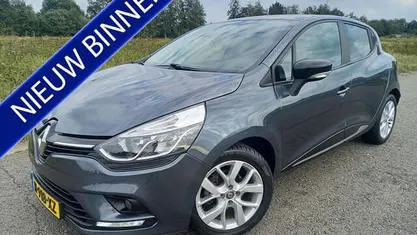 Grijs Occasion 2018 Renault Clio IV Intens Hatchback | € 6.750 (Super prijs)