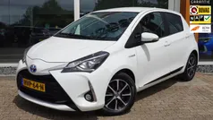 Wit Gebruikt 2019 Toyota Yaris Hybrid Active Hatchback | € 18.450 (Eerlijke prijs)