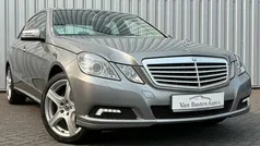 Grijs, metallic lak Gebruikt 2009 Mercedes E250 Elegance Sedan | € 14.995 (Eerlijke prijs)