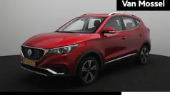 Rood Gebruikt 2021 MG ZS Luxury Sedan | € 16.995 (Eerlijke prijs)