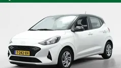 Wit Gebruikt 2023 Hyundai i10 Comfort Hatchback | € 16.240 (Eerlijke prijs)