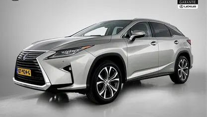 Sonic titanium metallic (grijs metallic) Gebruikt 2016 Lexus RX450h Luxury Line SUV | € 37.945 (Eerlijke prijs)