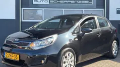 Zwart Gebruikt 2015 Kia Rio Hatchback | € 8.795 (Eerlijke prijs)