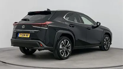 Zwart Occasion 2023 Lexus UX 250h Business Edition SUV | € 34.950 (Eerlijke prijs)
