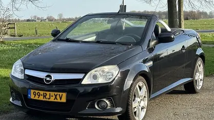 Occasion Opel Tigra Cosmo 127 PK (93 kW) 2005 Zwart Cabriolet