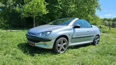 Grijs Gebruikt 2002 Peugeot 206 CC Roland Garros Cabriolet | € 1.690 (Eerlijke prijs)