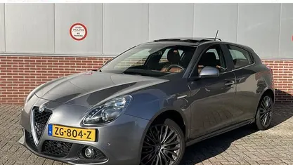 Occasion 2019 Alfa Romeo Giulietta Super Hatchback | € 17.900 (Eerlijke prijs)
