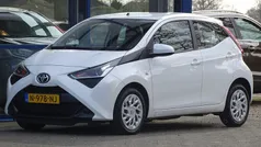 Wit Gebruikt 2022 Toyota Aygo X-play Hatchback | € 13.250 (Super prijs)