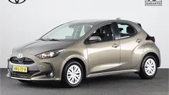 Gebruikt 2021 Toyota Yaris Hybrid Active Hatchback | € 17.945 (Eerlijke prijs)