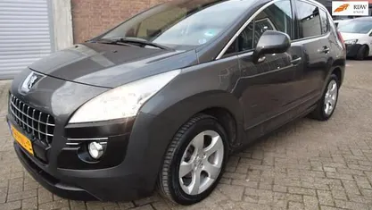 Grijs (metallic) Gebruikt 2011 Peugeot 3008 MPV | € 3.799 (Eerlijke prijs)