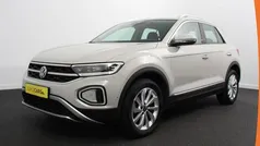 Grijs Gebruikt 2024 VW T-Roc Edition SUV | € 32.990 (Eerlijke prijs)