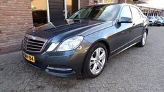 Grijs (metallic) Gebruikt 2013 Mercedes E300 Ambition Sedan | € 11.950 (Goede deal)