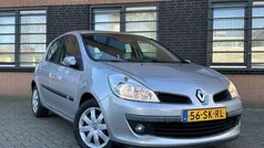 Gebruikt 2006 Renault Clio II Luxe Hatchback | € 3.500 (Eerlijke prijs)