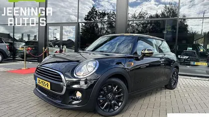 Zwart Gebruikt 2016 Mini ONE Hatchback | € 9.500 (Eerlijke prijs)