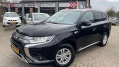Zwart Gebruikt 2020 Mitsubishi Outlander SUV | € 22.900 (Goede deal)