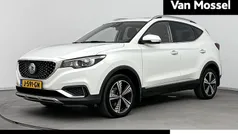 Wit Gebruikt 2020 MG ZS Luxury Sedan | € 14.995 (Eerlijke prijs)