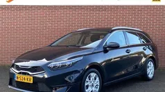 Zwart, metallic lak Gebruikt 2021 Kia Ceed Stationwagen | € 16.750 (Eerlijke prijs)