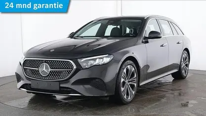 Grijs Gebruikt 2024 Mercedes E300 Stationwagen | € 53.945 (Super prijs)
