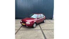 Rood Gebruikt 1999 Ford Fiesta Hatchback | € 899 (Eerlijke prijs)