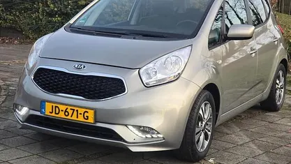 Grijs Occasion 2016 Kia Venga Hatchback | € 10.500 (Goede deal)