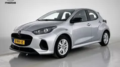Grijs metallic Gebruikt 2024 Mazda 2 Center-Line Hatchback | € 24.945 (Eerlijke prijs)