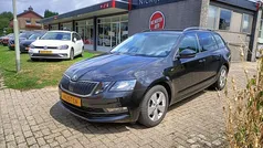 Zwart Gebruikt 2019 Skoda Octavia Soleil Stationwagen | € 16.450 (Eerlijke prijs)