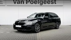 Black sapphire metallic Gebruikt 2022 BMW 530e M Sport Stationwagen | € 47.900 (Goede deal)