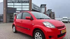 Rood Gebruikt 2010 Daihatsu Sirion Hatchback | € 2.990 (Eerlijke prijs)