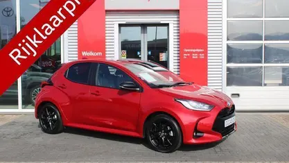 Occasion Toyota Yaris Executive 116 PK (85 kW) 2023 Rood Hatchback
