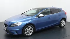Blauw Gebruikt 2019 Volvo V40 R-Design Stationwagen | € 18.940 (Eerlijke prijs)