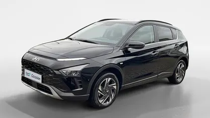 Phantom black (x5b) Gebruikt 2024 Hyundai Bayon Premium SUV | € 21.930 (Eerlijke prijs)